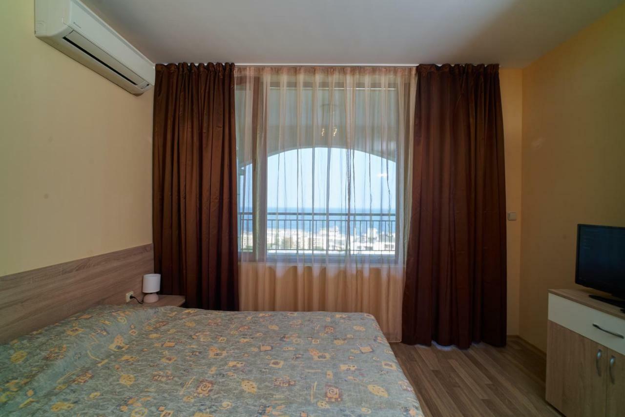Sea Panorama * Golden Sands